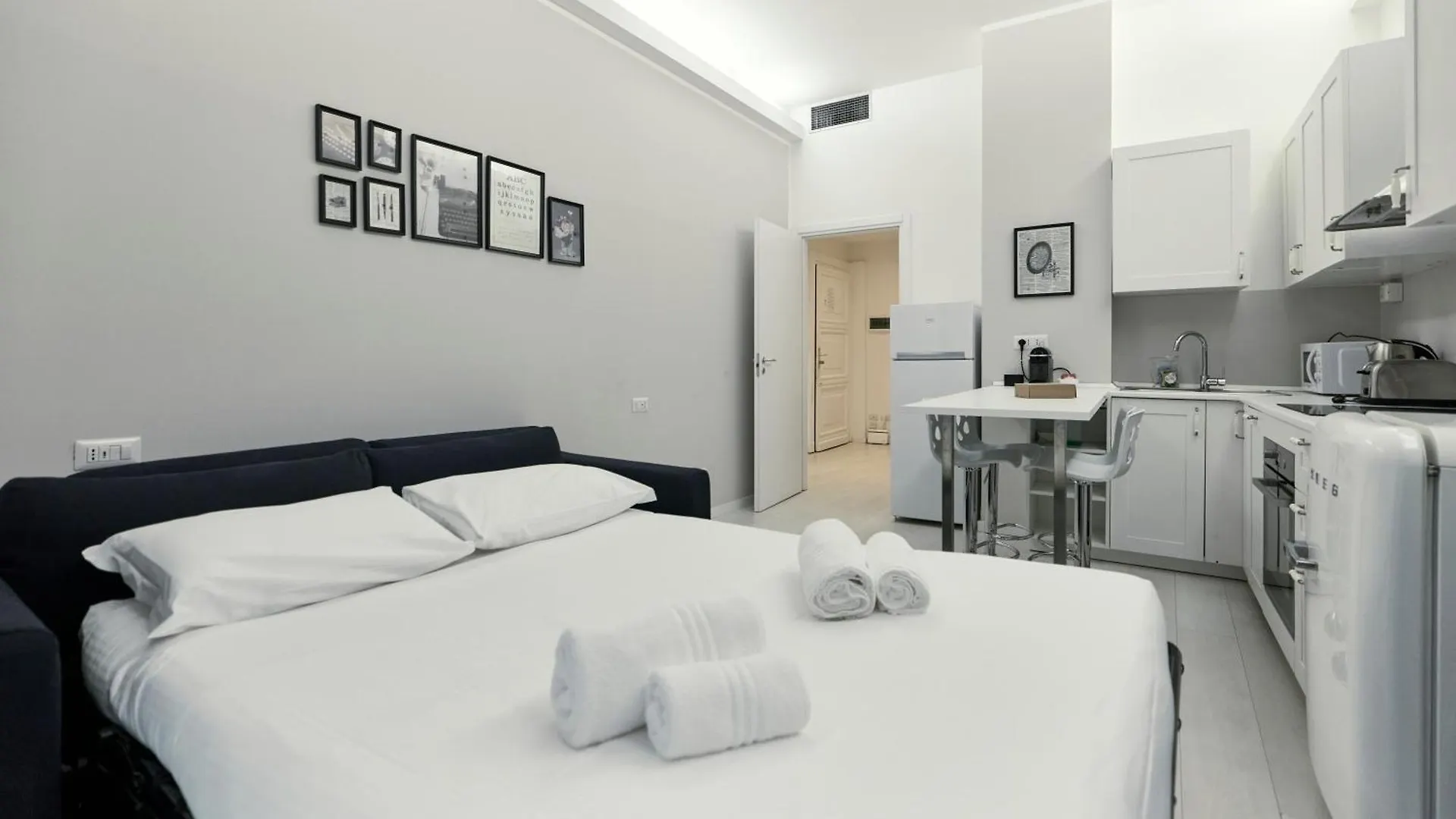 Duomo View - 2 Min From Duomo Amazing Location Apartment Milan 0*,  Italy