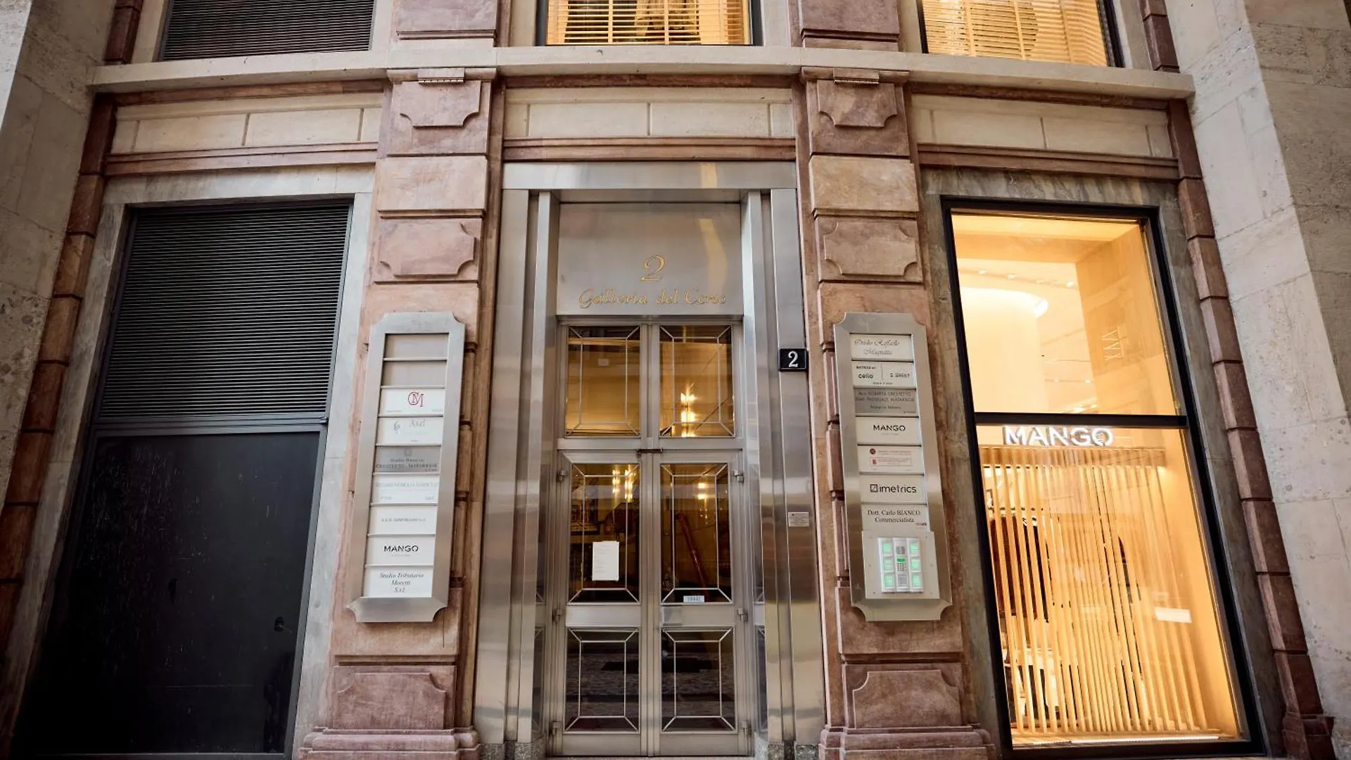 Duomo View - 2 Min From Duomo Amazing Location Apartment Milan Italy